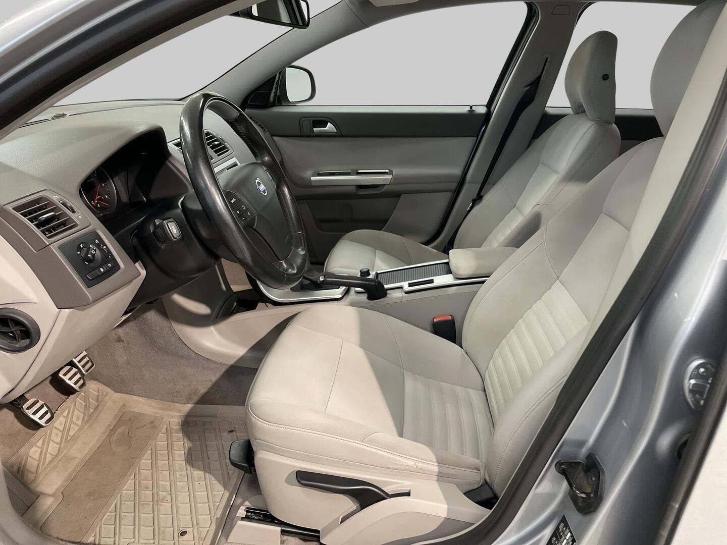 VOLVO V50 2011