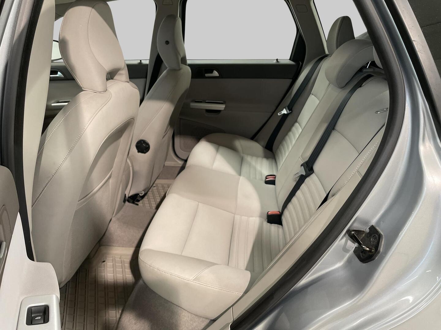 VOLVO V50 2011
