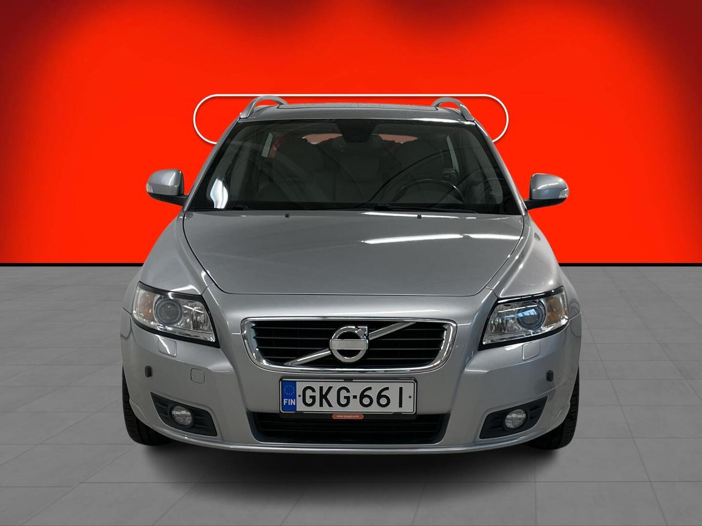 VOLVO V50 2011