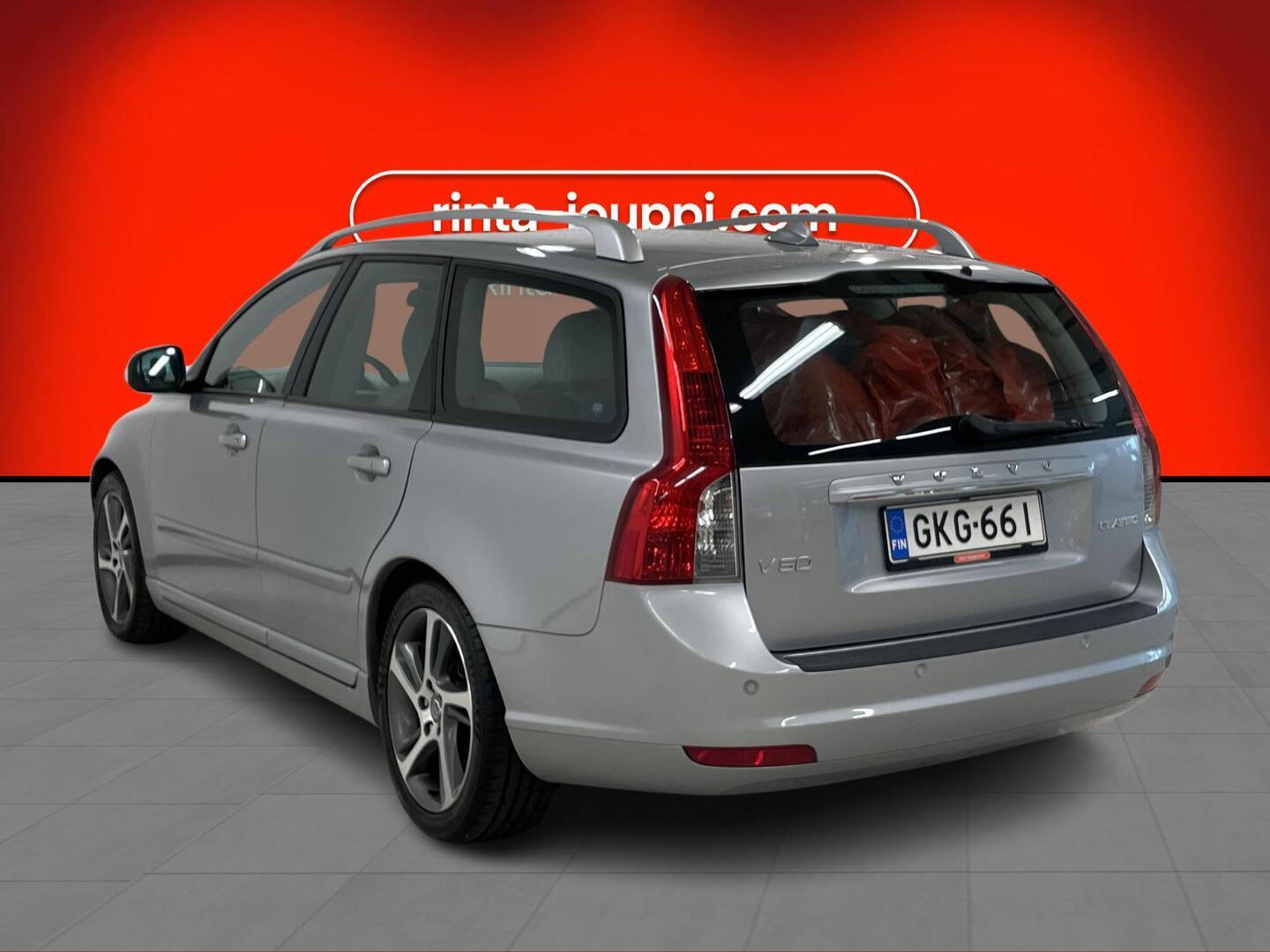 VOLVO V50 2011