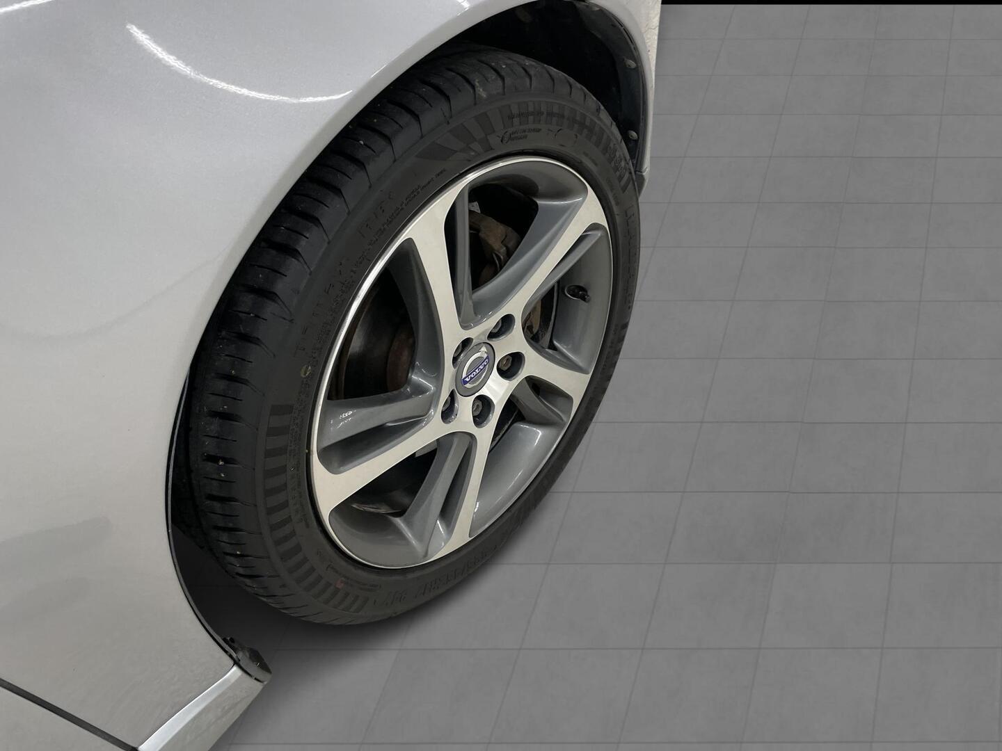 VOLVO V50 2011