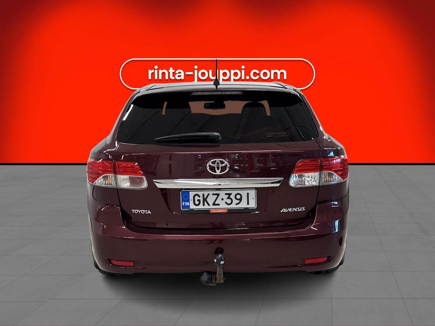 TOYOTA Avensis 2013