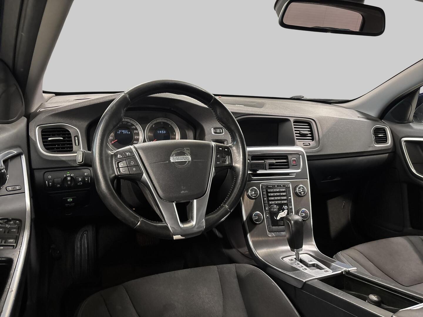 VOLVO V60 2012