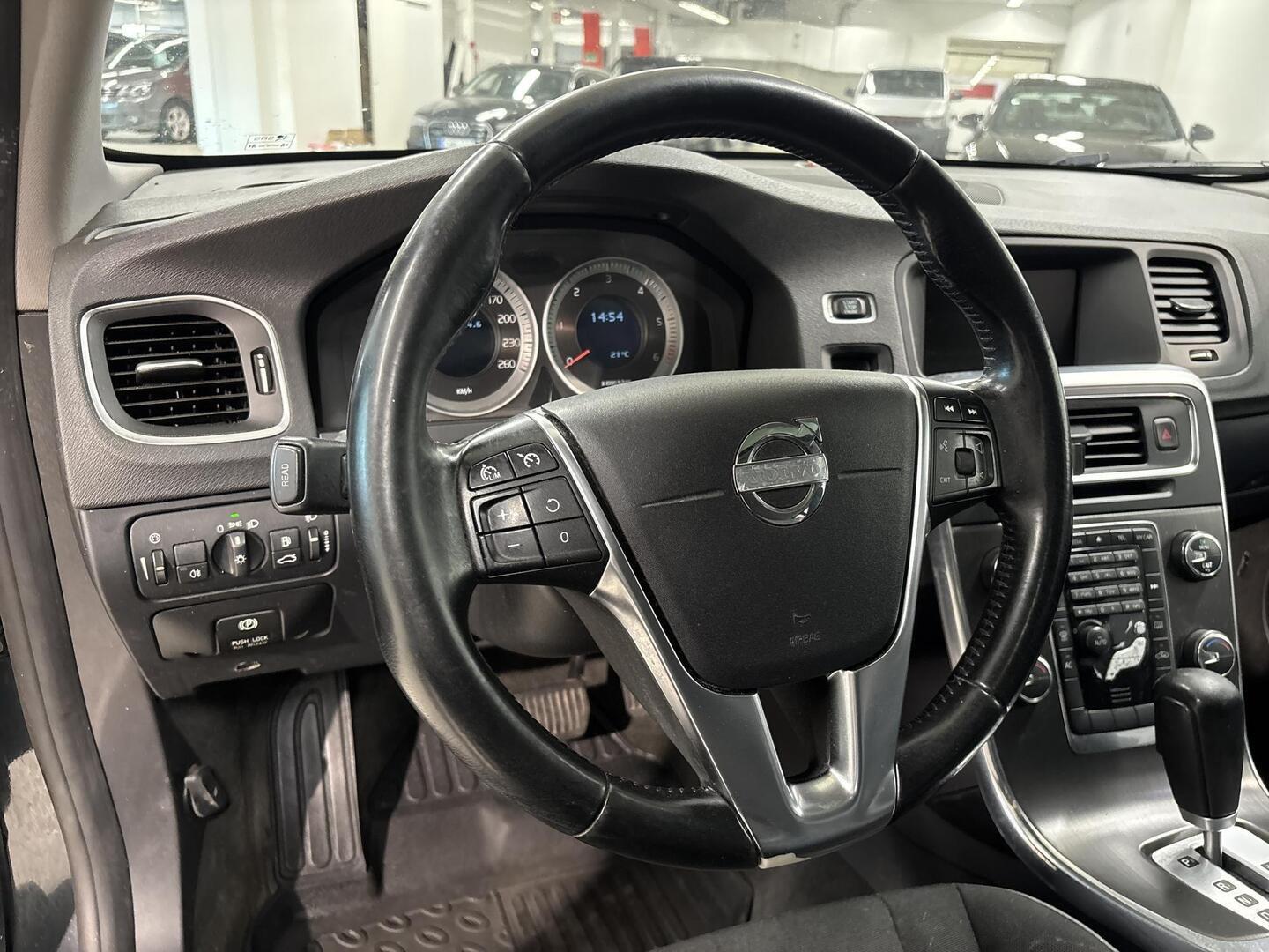 VOLVO V60 2012