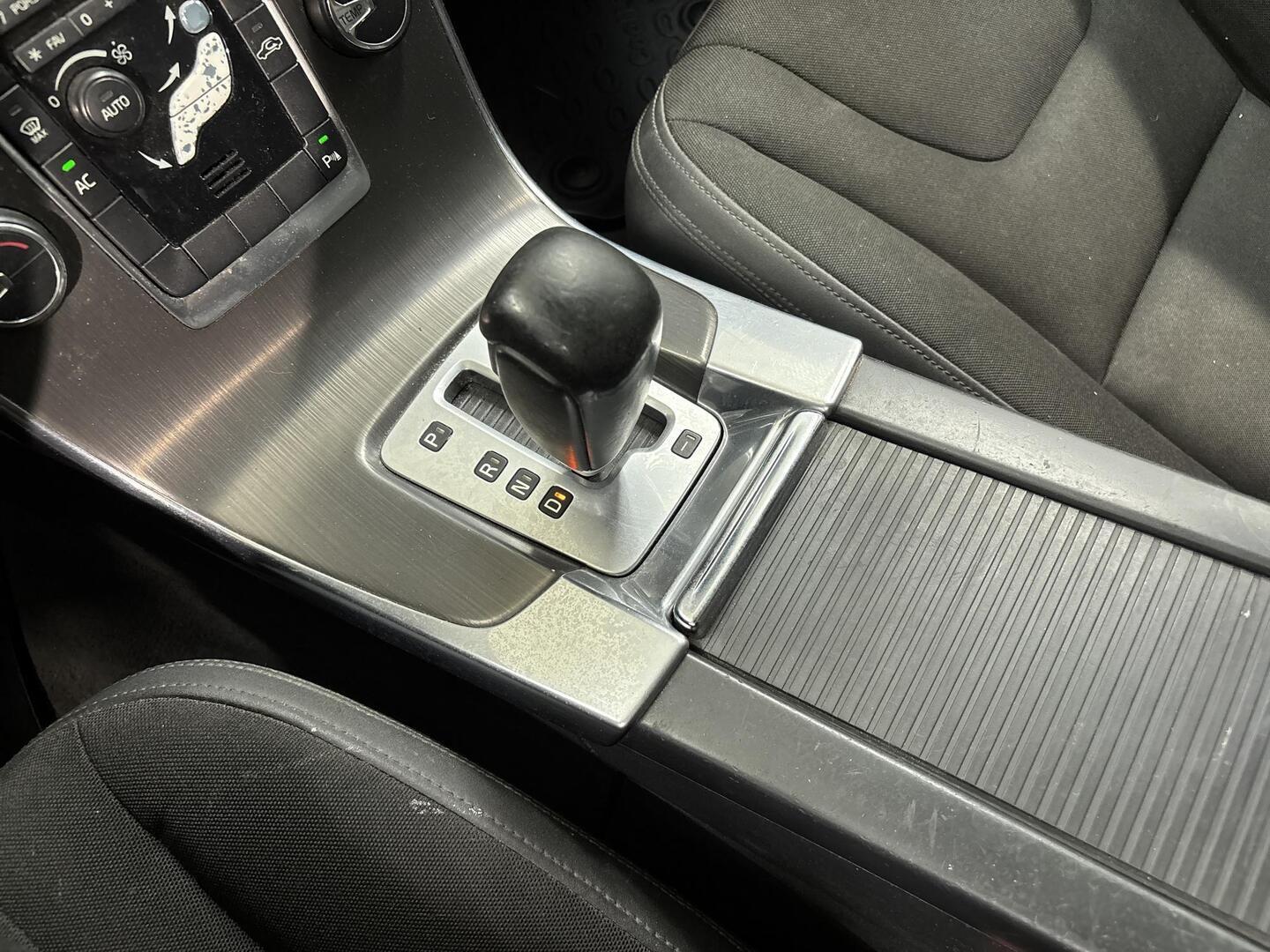 VOLVO V60 2012