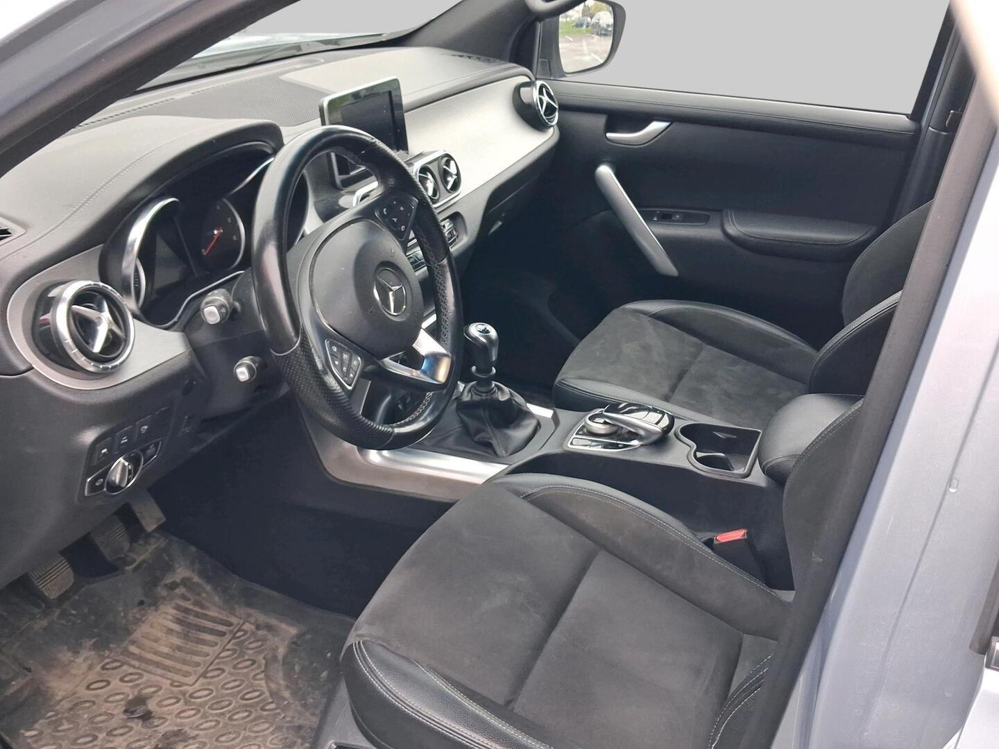 MERCEDES-BENZ X 2019