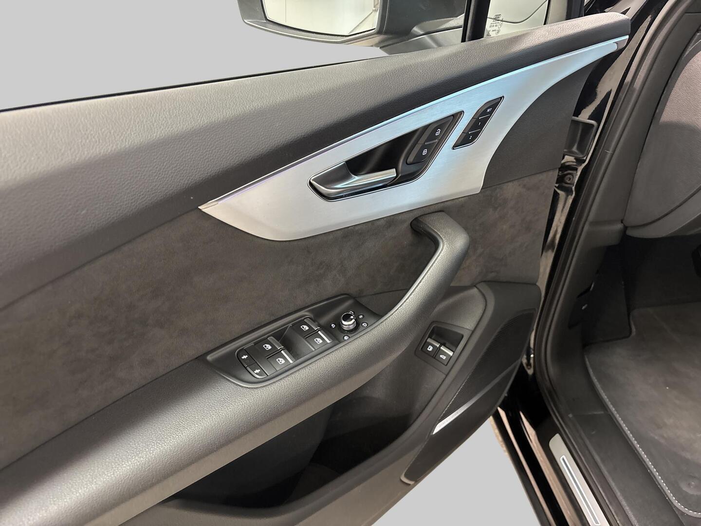 AUDI Q7 2020