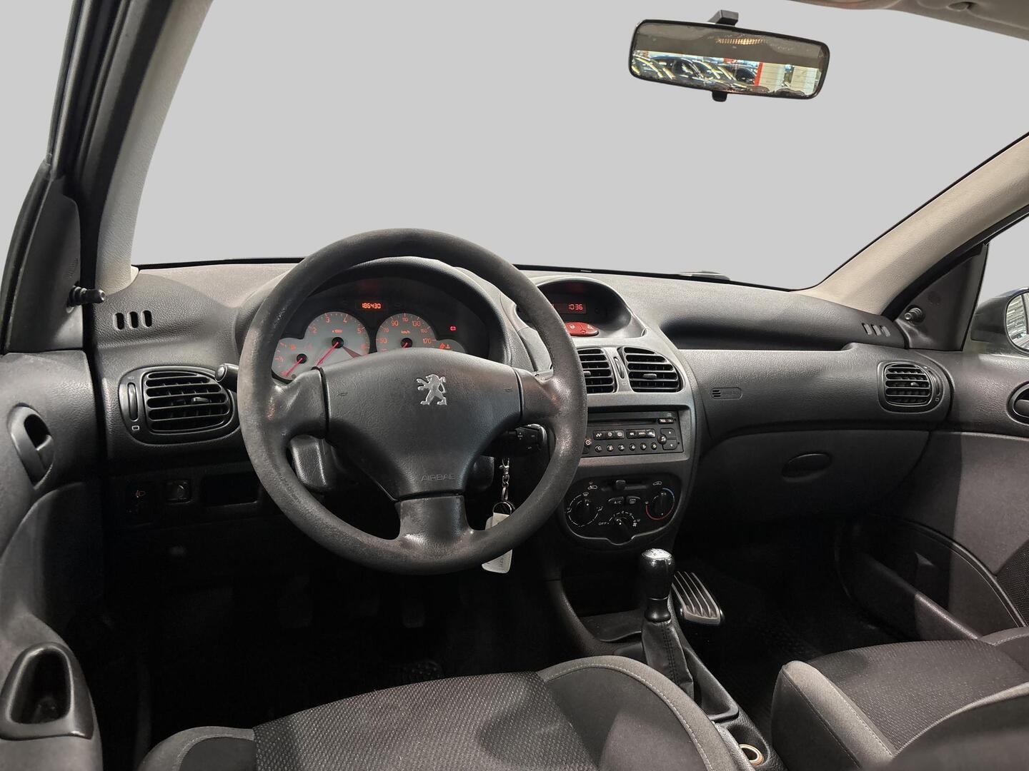 PEUGEOT 206 2005