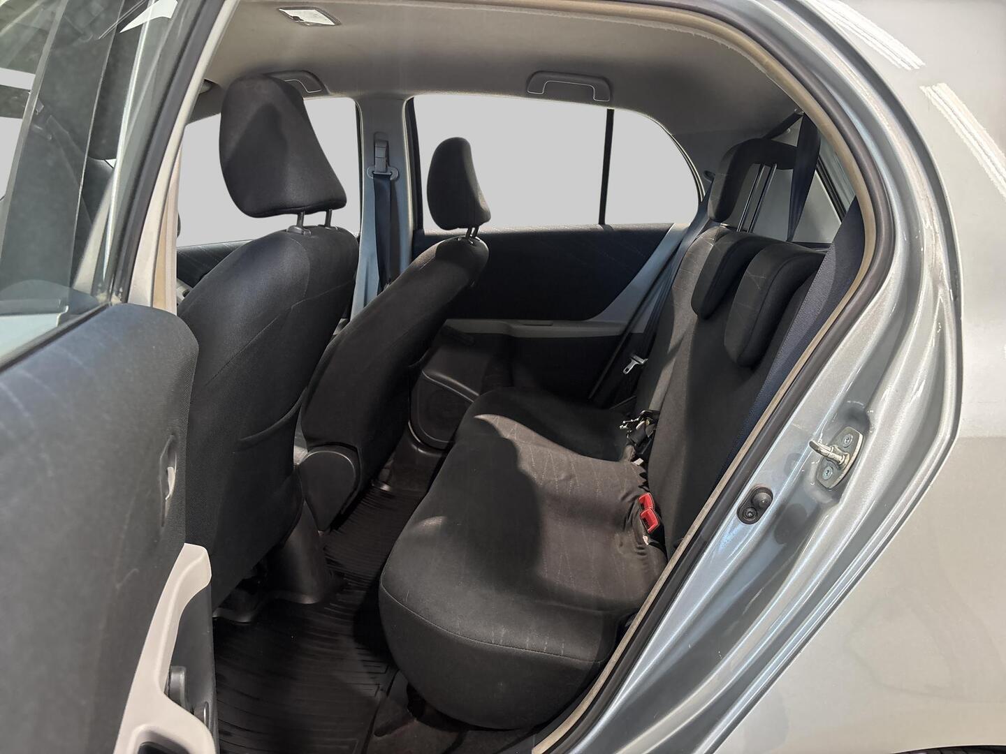 TOYOTA Yaris 2009