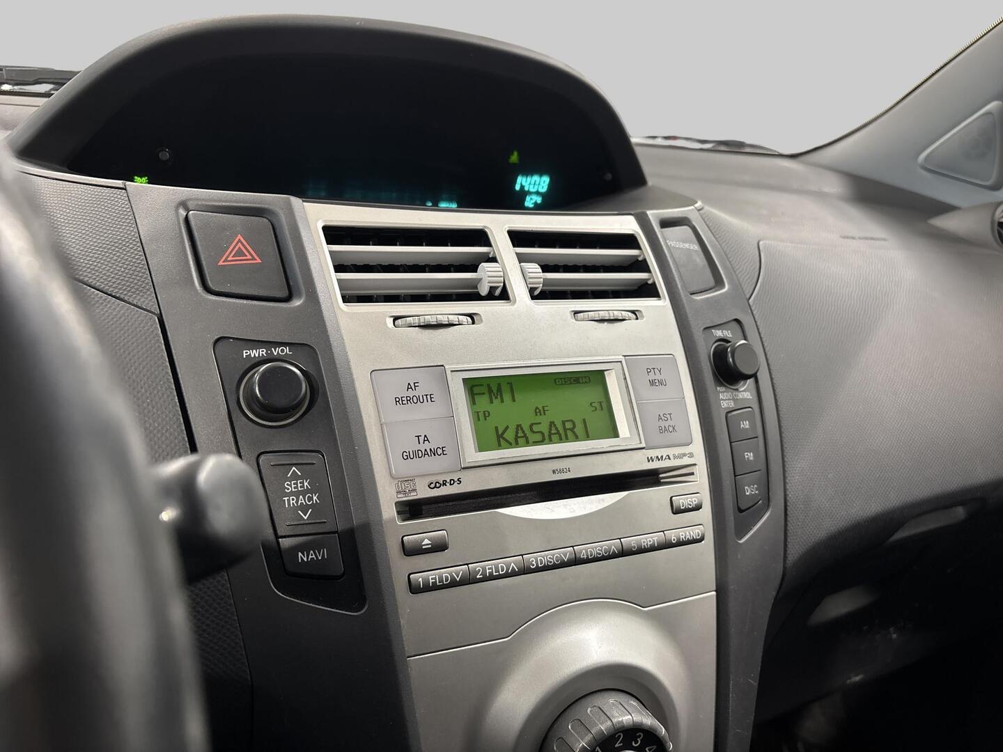 TOYOTA Yaris 2009