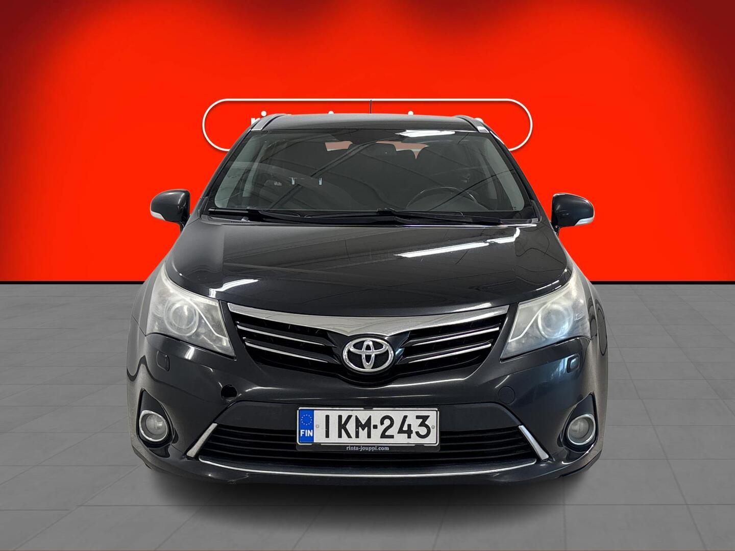 TOYOTA Avensis 2012