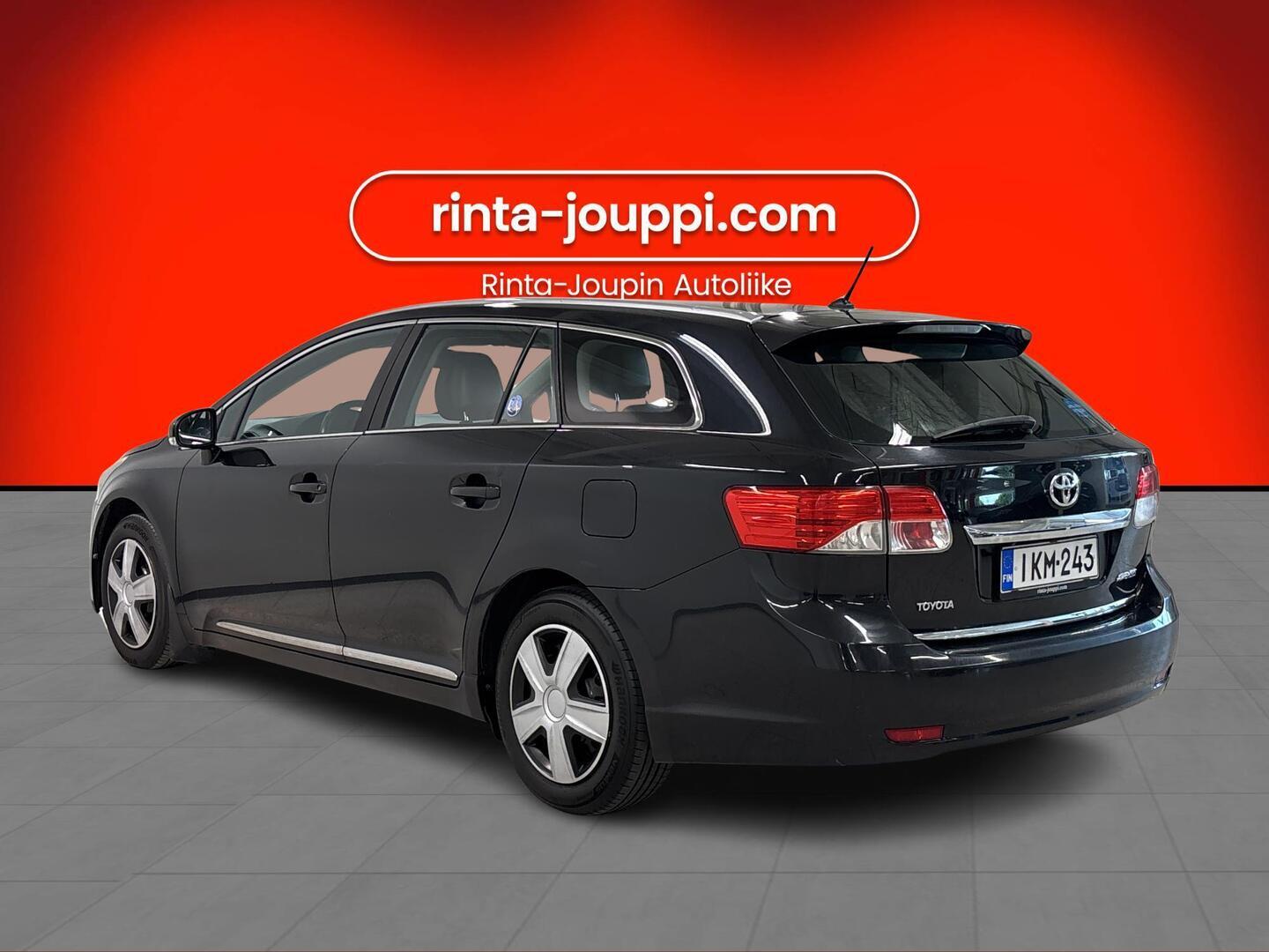 TOYOTA Avensis 2012