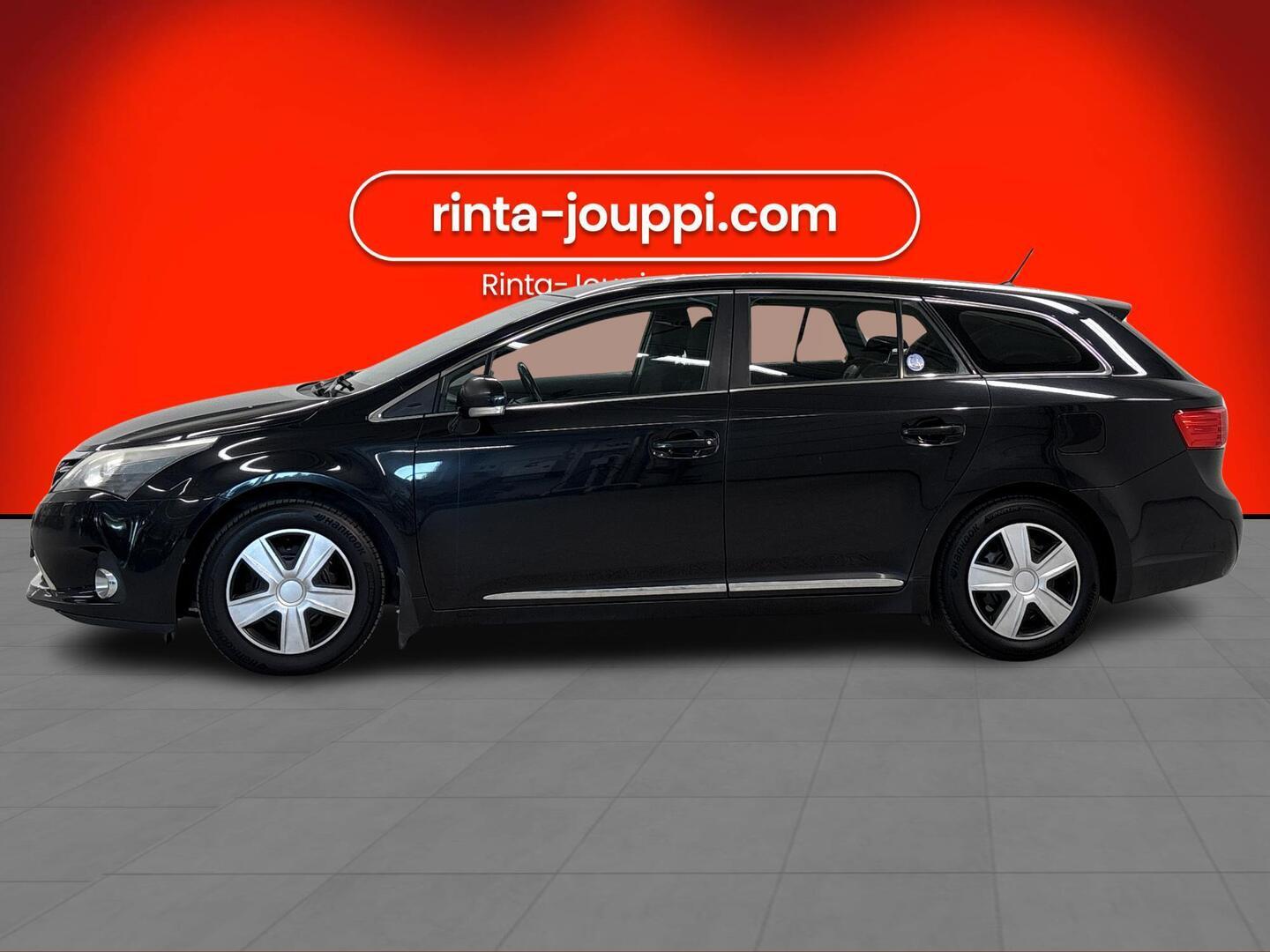 TOYOTA Avensis 2012
