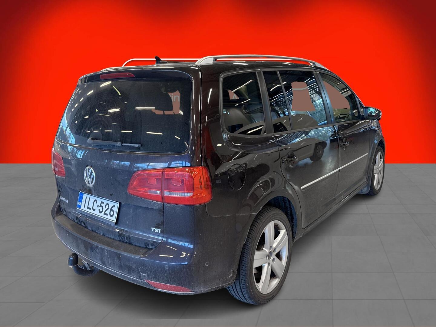 VOLKSWAGEN Touran 2013