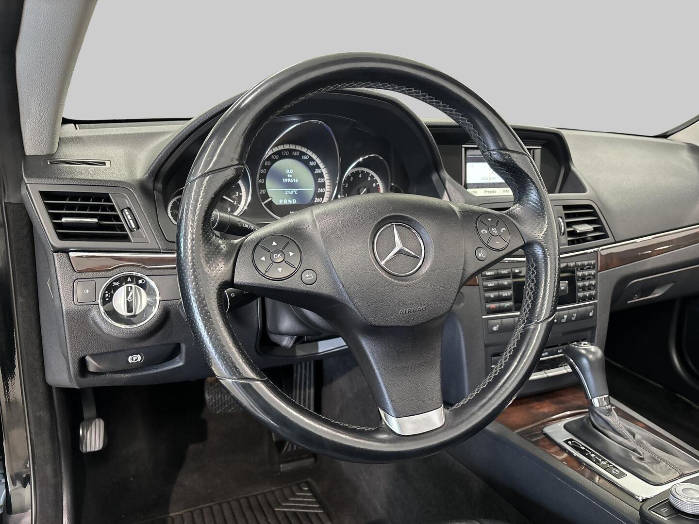 MERCEDES-BENZ E 2010