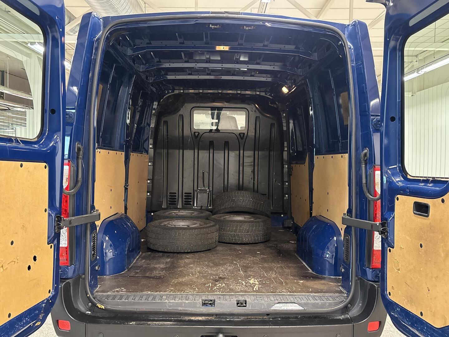 NISSAN NV400 2016