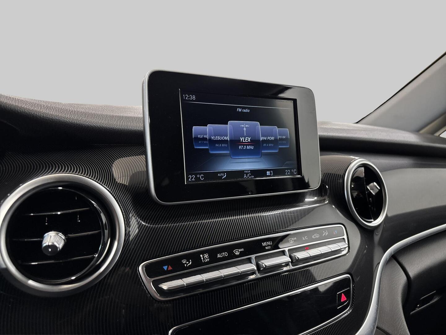 MERCEDES-BENZ V 2015