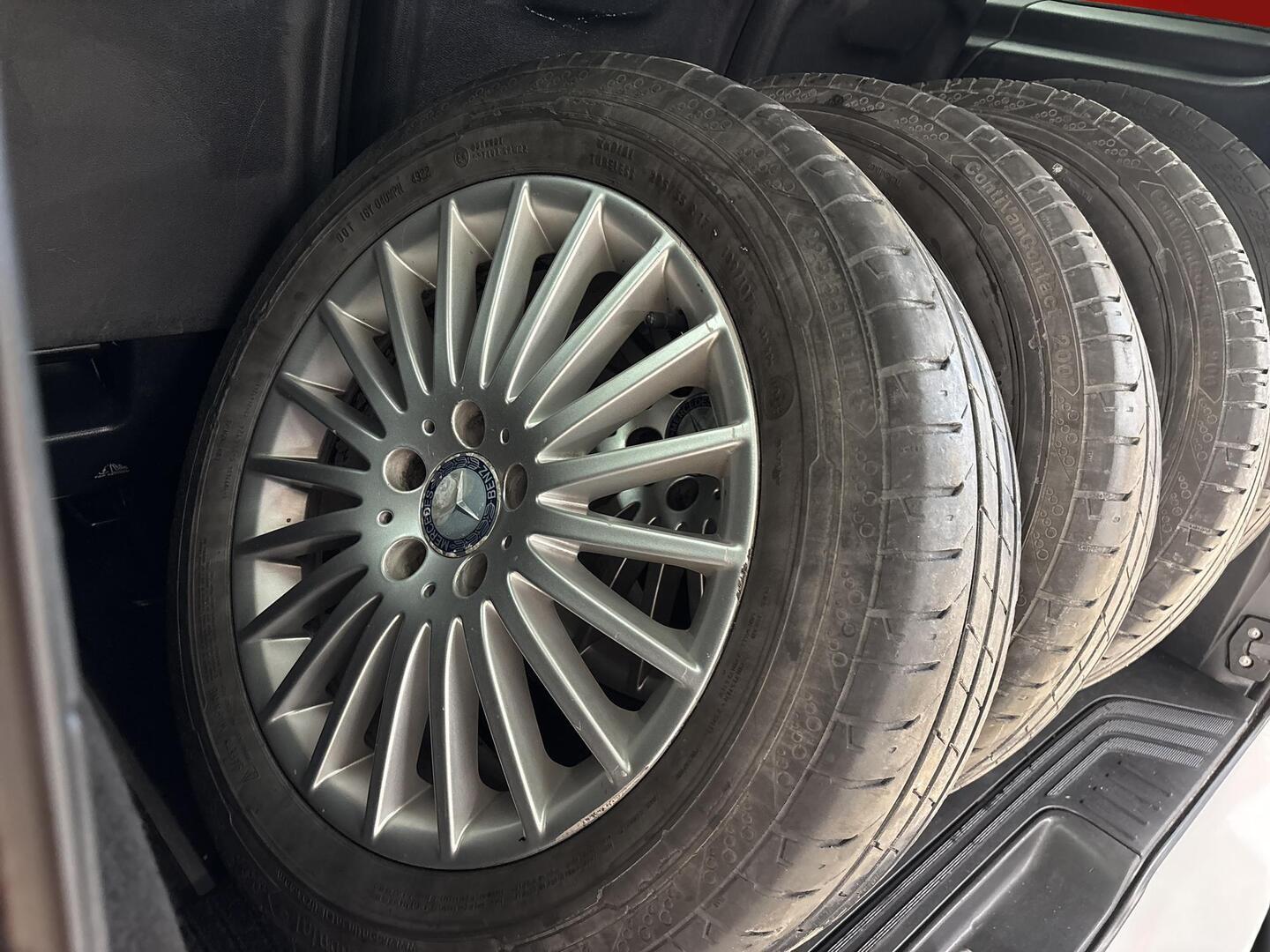 MERCEDES-BENZ V 2015