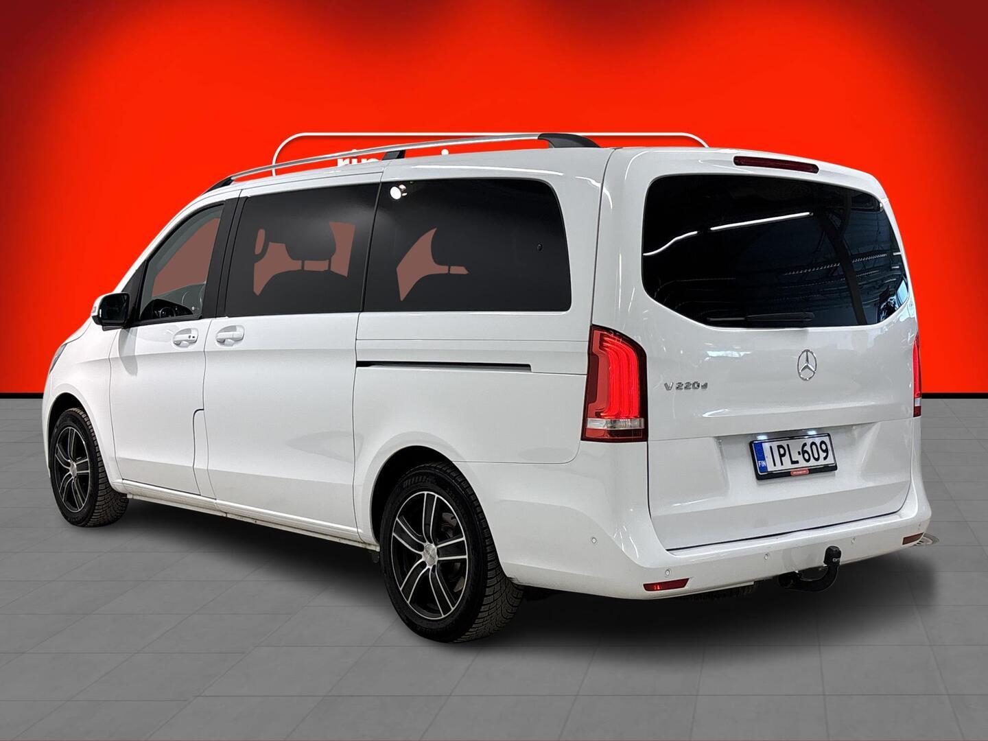 MERCEDES-BENZ V 2015