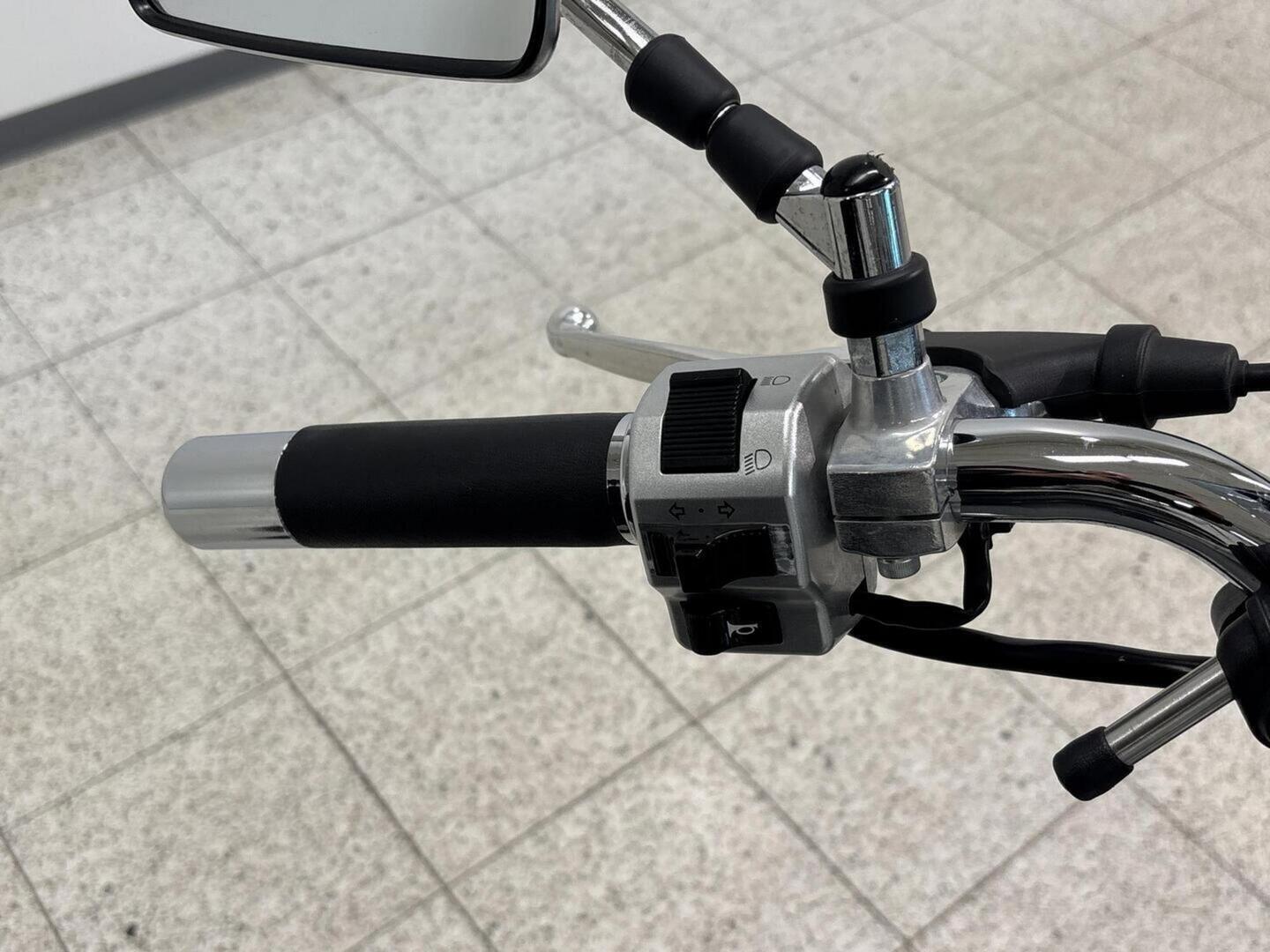 SUZUKI INTRUDER 2006