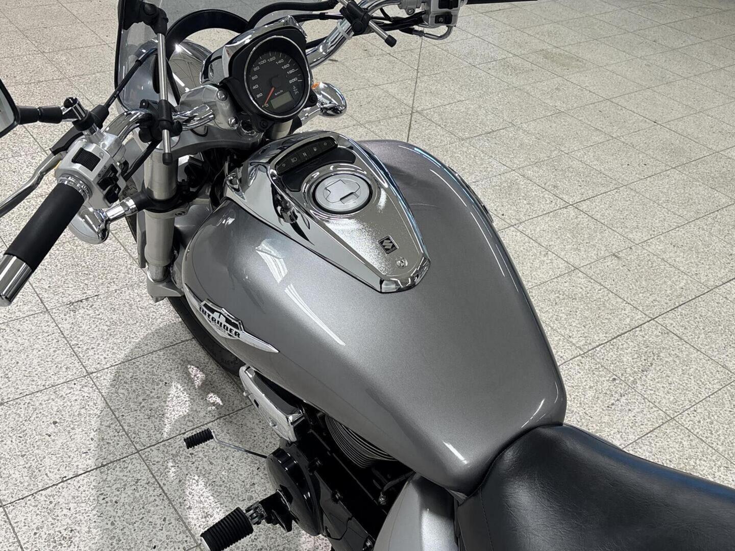 SUZUKI INTRUDER 2006