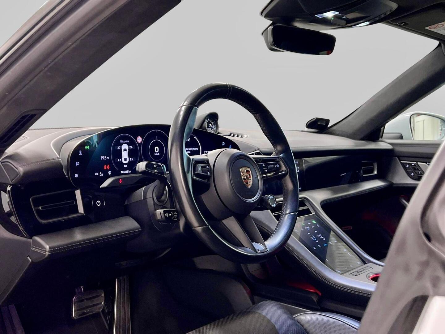 PORSCHE Taycan 2020