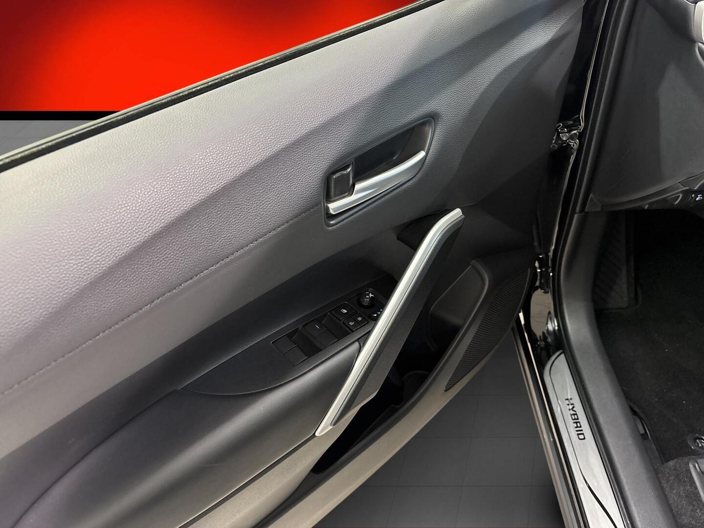 TOYOTA COROLLA CROSS 2025