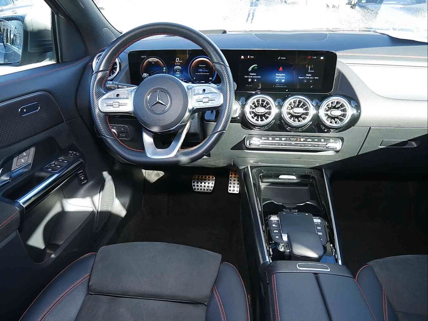 MERCEDES-BENZ EQA 2022