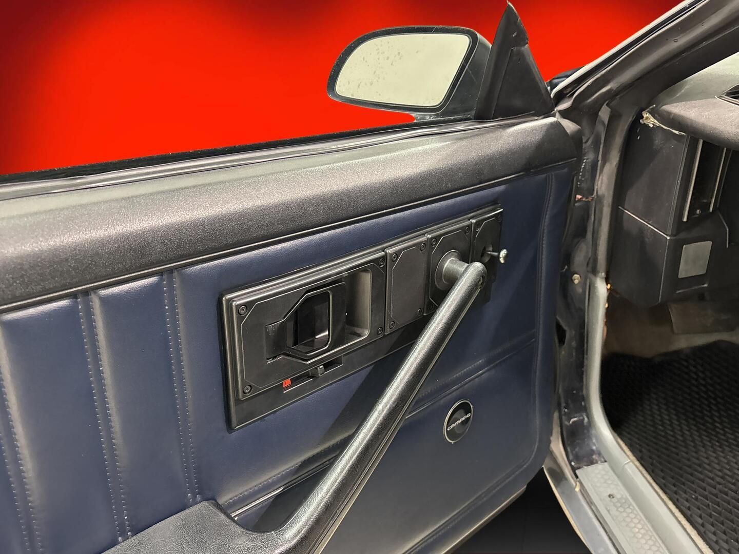 CHEVROLET Camaro 1986