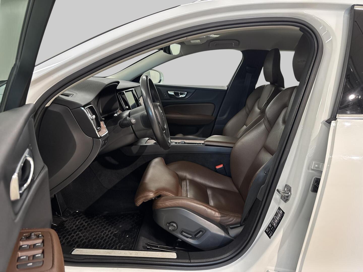 VOLVO V60 2019