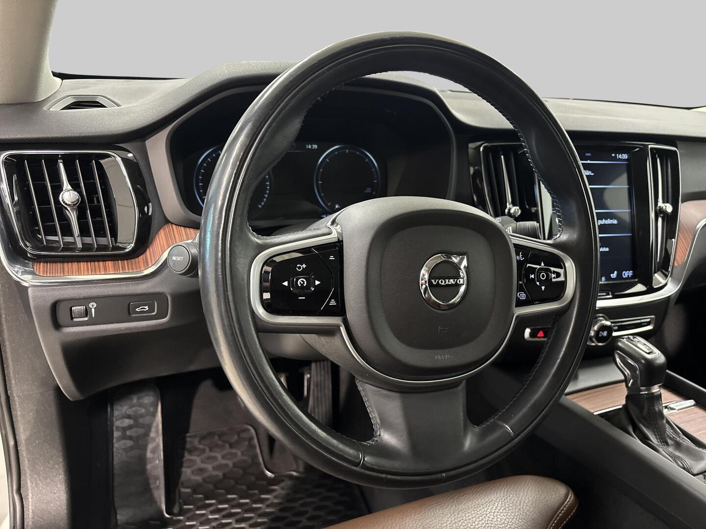 VOLVO V60 2019