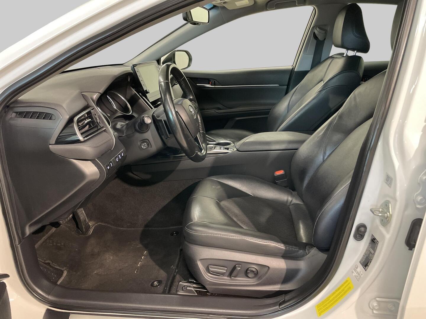 TOYOTA CAMRY 2023