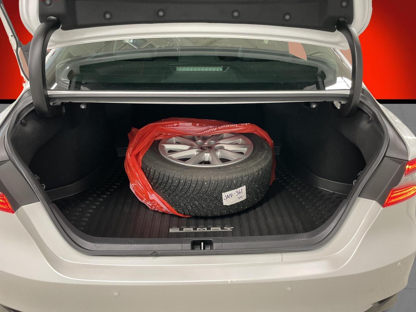 TOYOTA CAMRY 2023