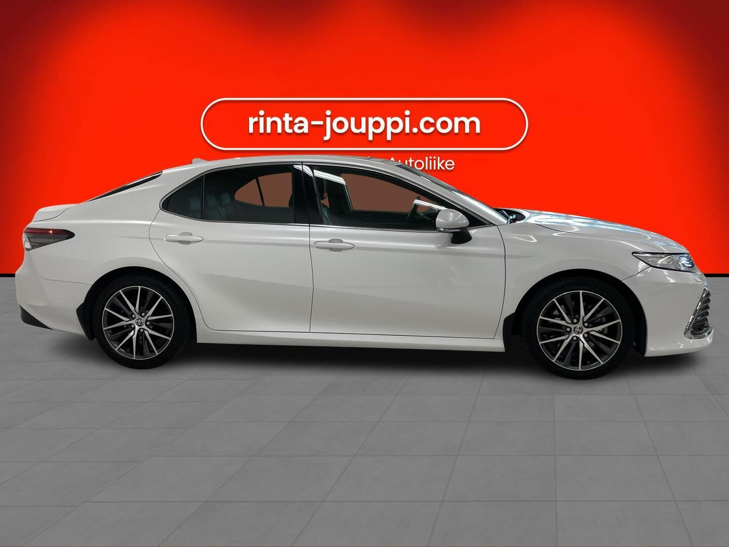 TOYOTA CAMRY 2023