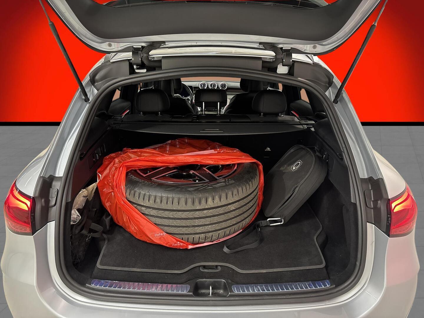 MERCEDES-BENZ GLC 2024