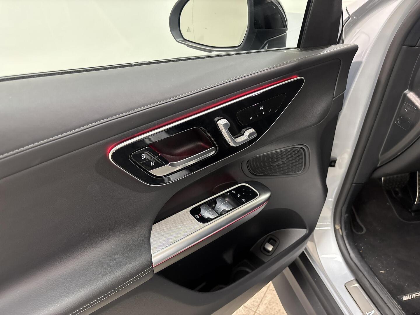 MERCEDES-BENZ GLC 2024