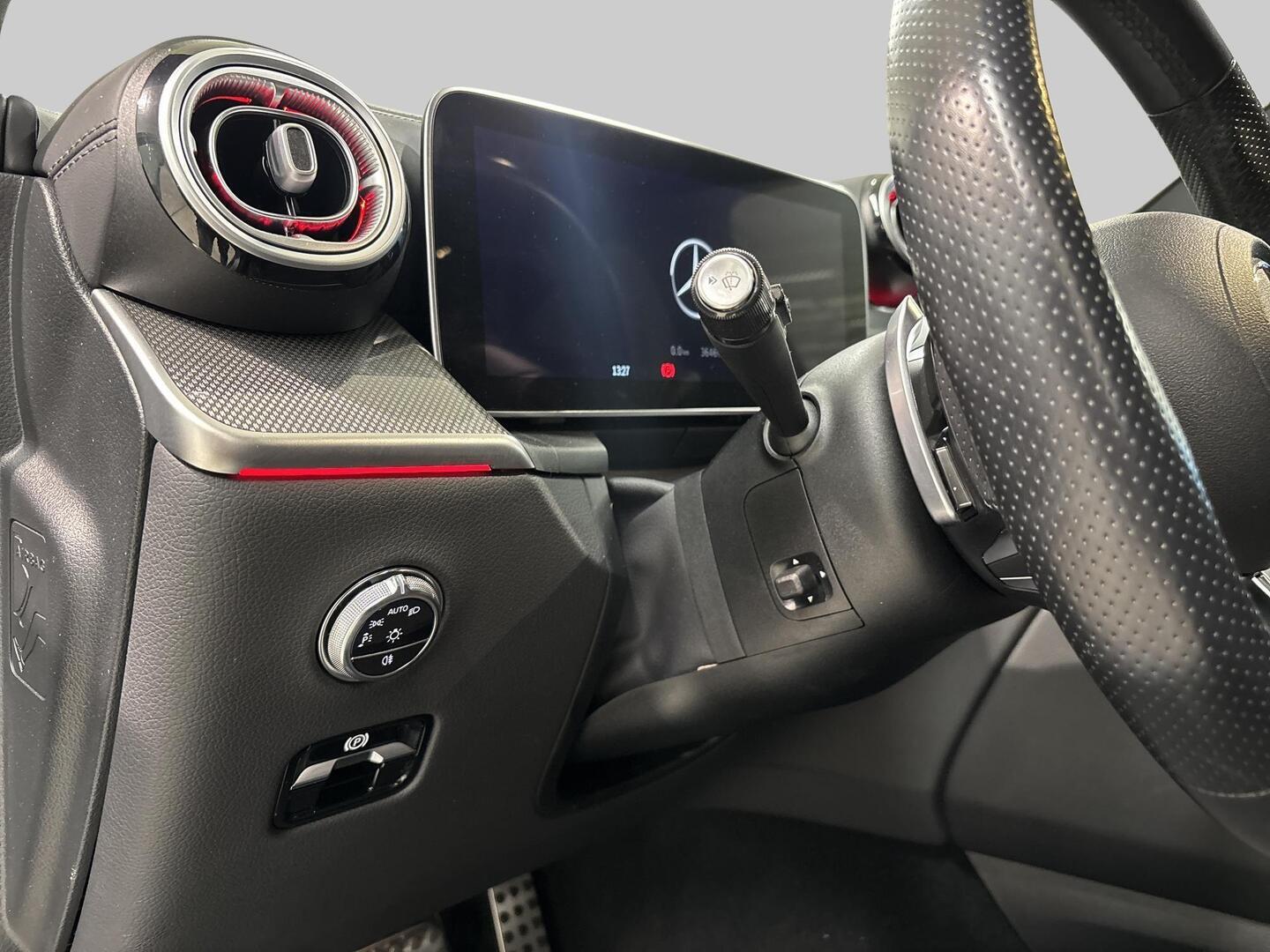 MERCEDES-BENZ GLC 2024