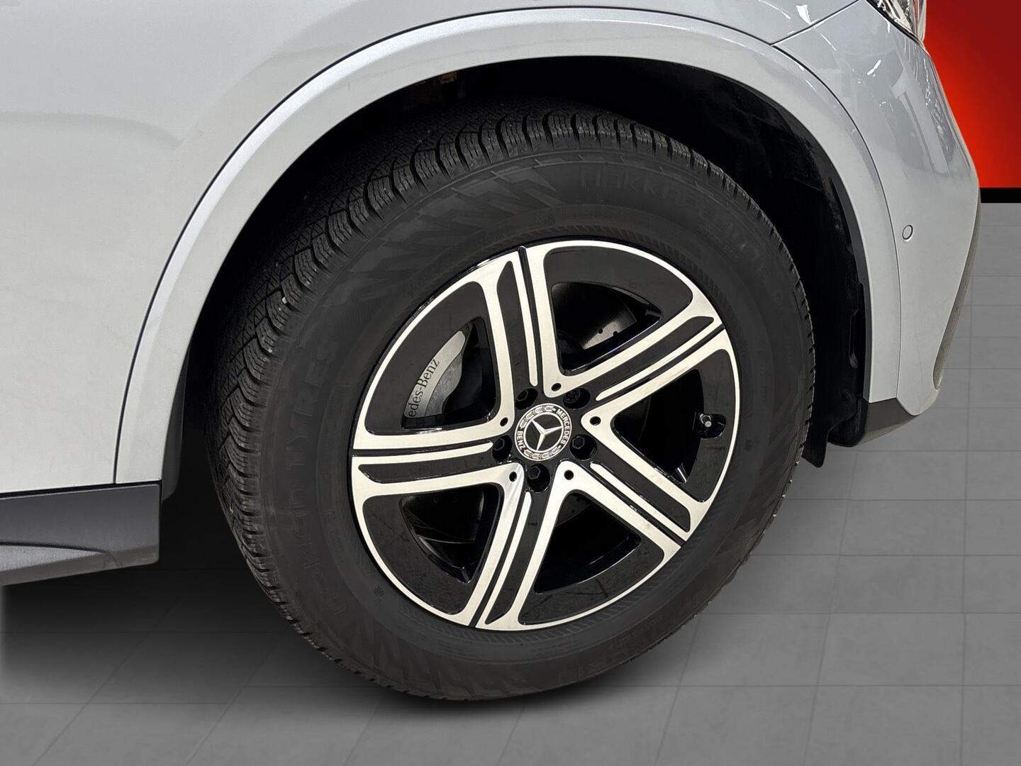 MERCEDES-BENZ GLC 2024