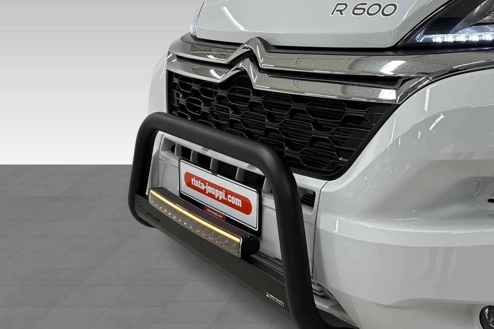 ROADCAR VAN R 600 2024