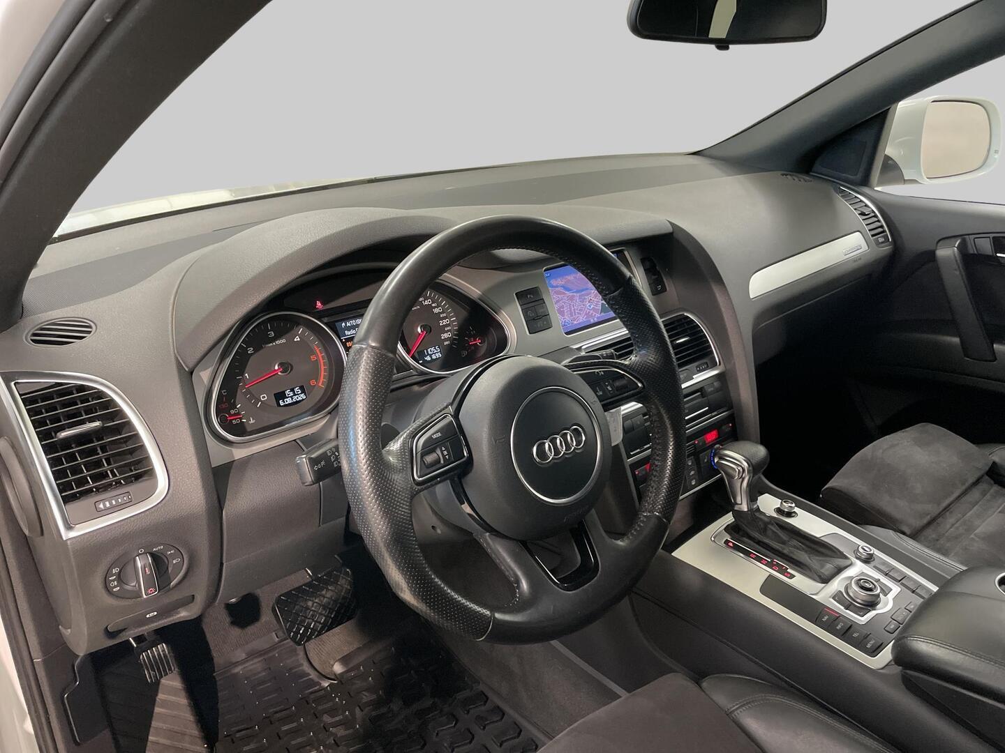 AUDI Q7 2012