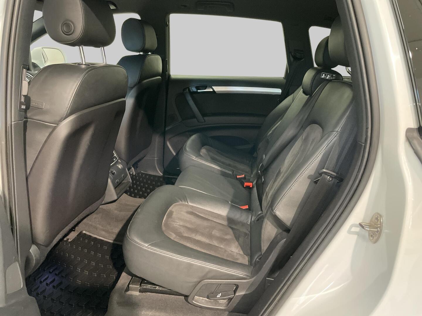 AUDI Q7 2012