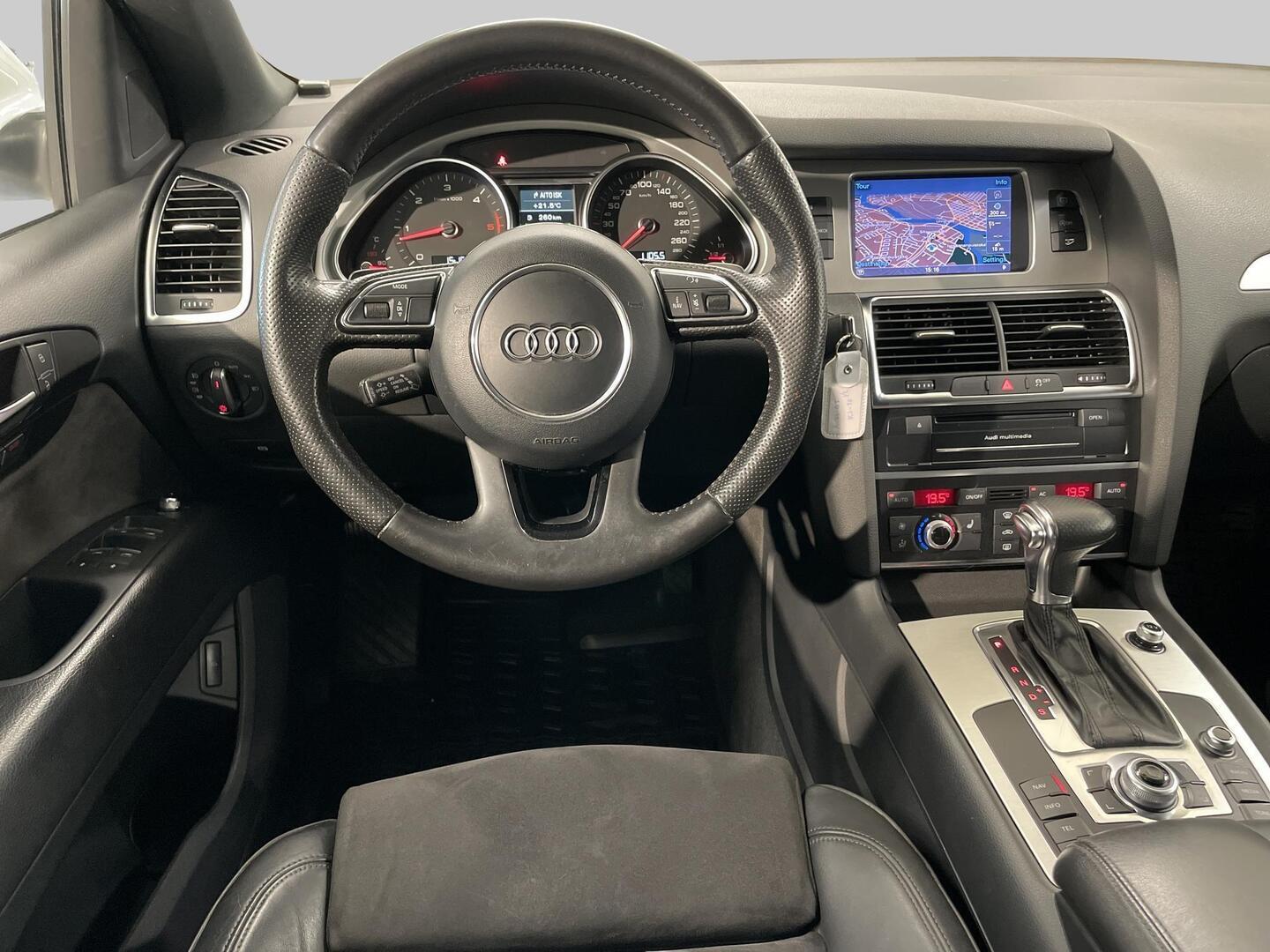 AUDI Q7 2012