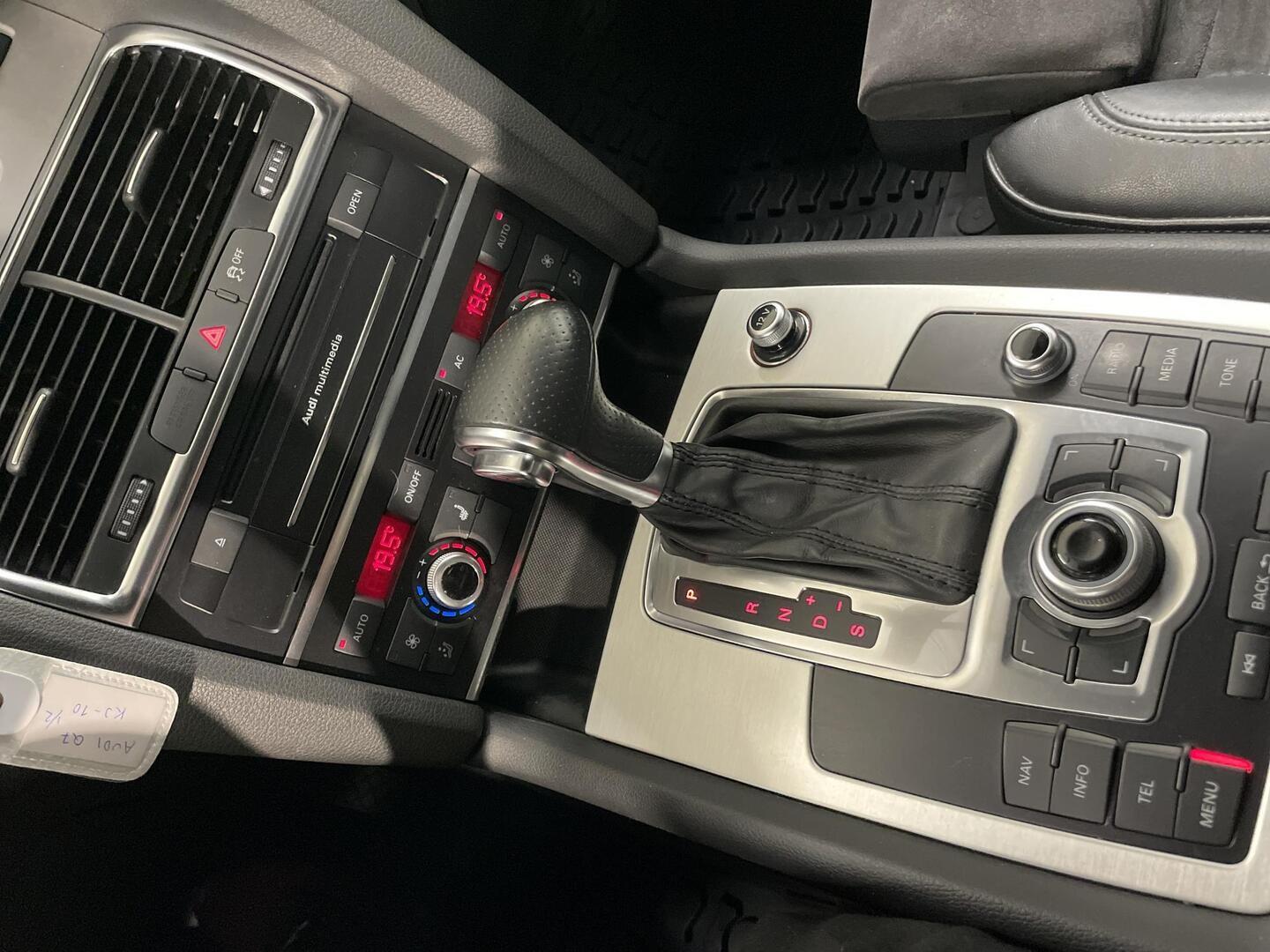 AUDI Q7 2012