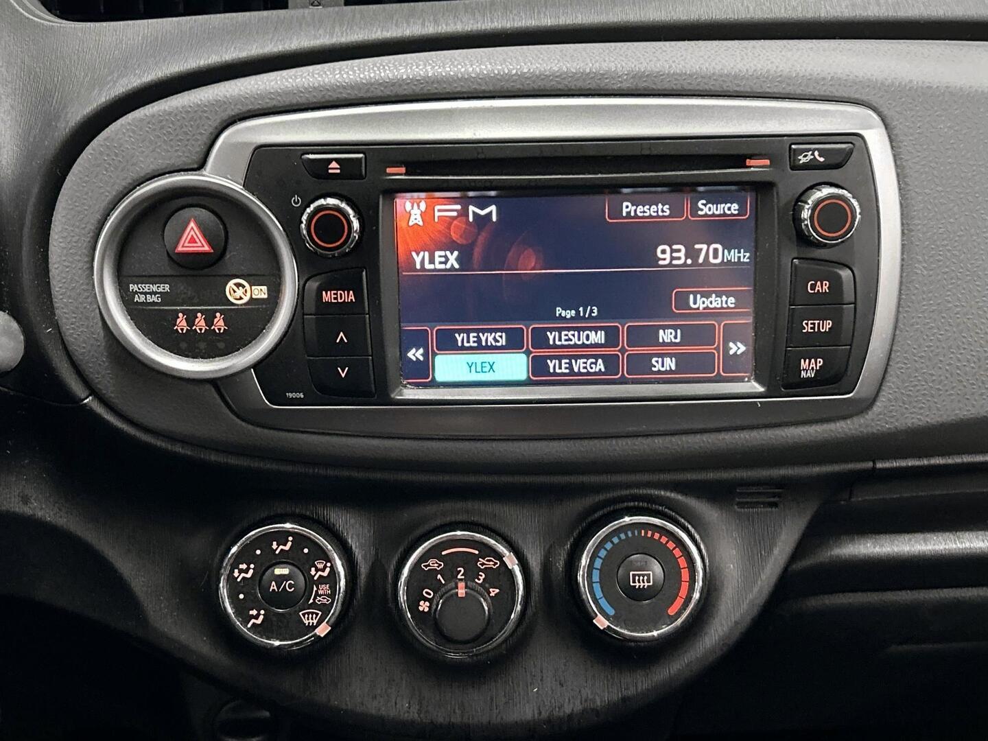 TOYOTA Yaris 2013