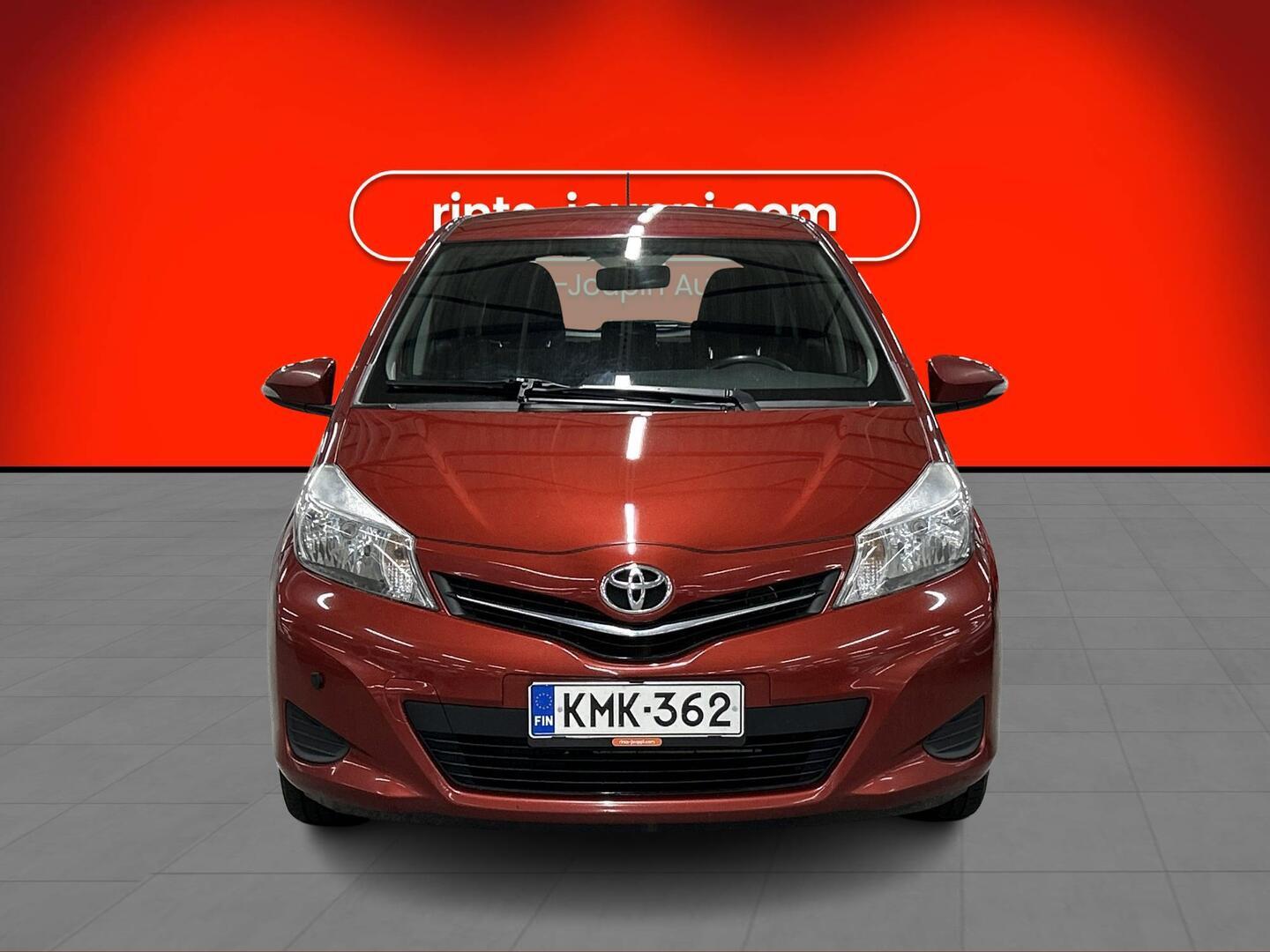 TOYOTA Yaris 2013