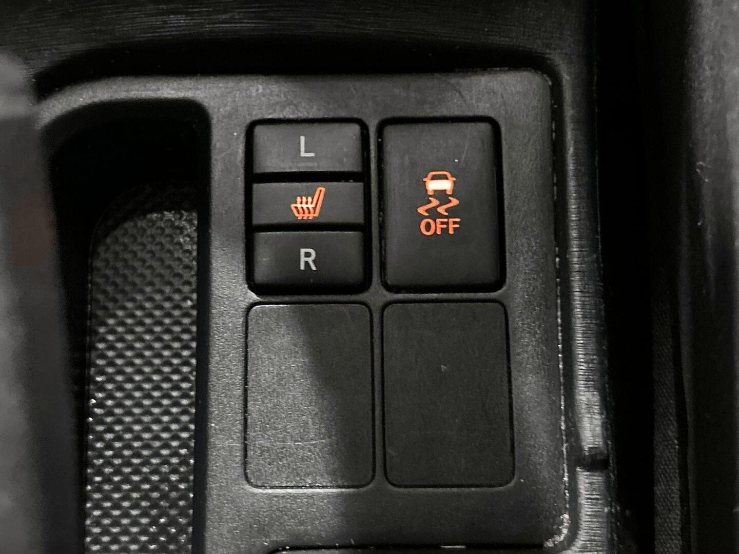 TOYOTA Yaris 2013