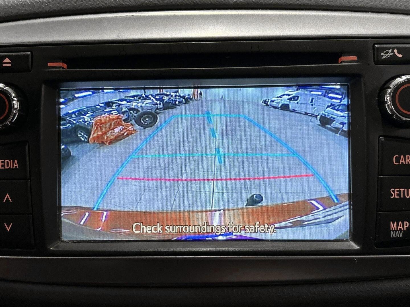 TOYOTA Yaris 2013
