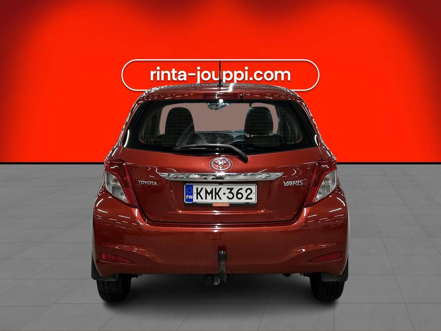 TOYOTA Yaris 2013