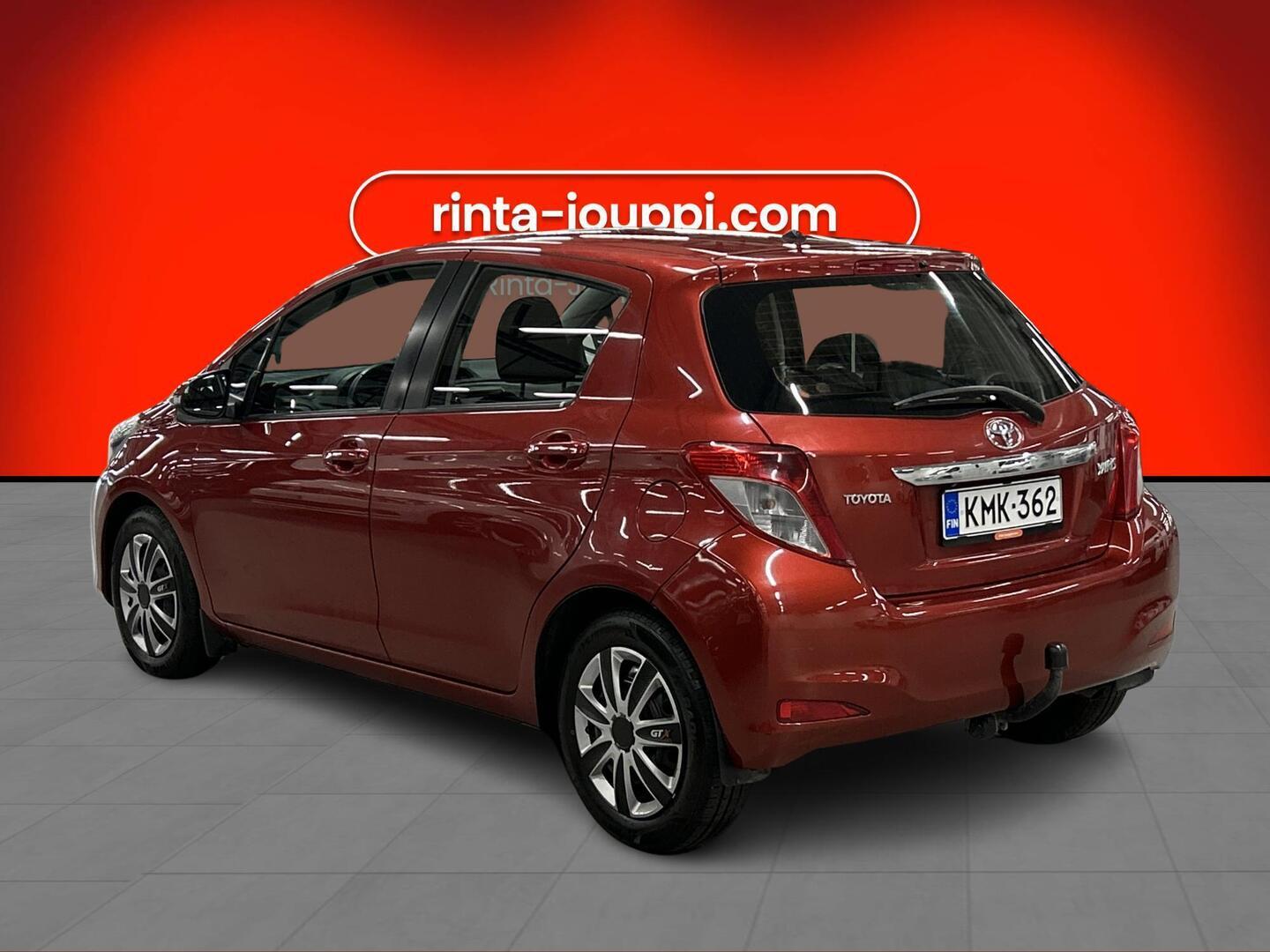 TOYOTA Yaris 2013
