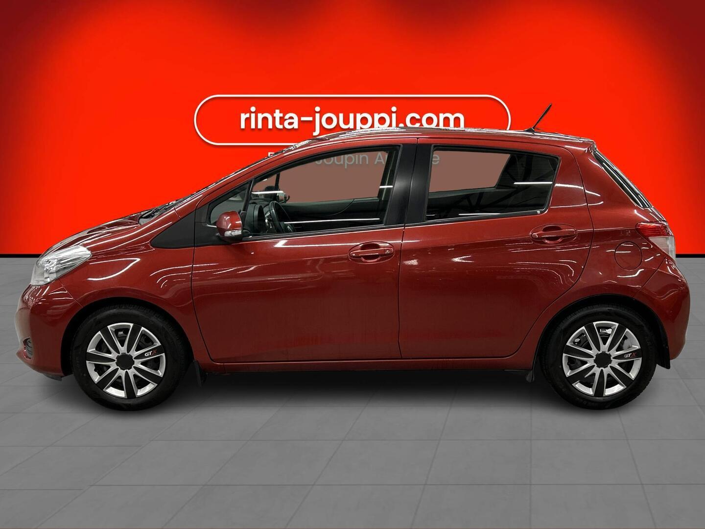 TOYOTA Yaris 2013
